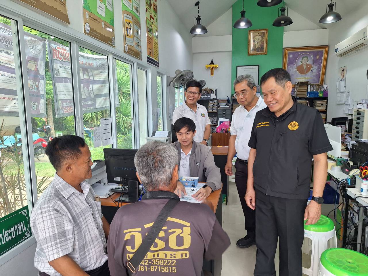 title - ผู้ตรวจราชการ ส.ป.ก. ลงพื้นที่จังหวัดหนองบัวลำภู ประชุมติดตามความก้าวหน้าผลการดำเนินงาน พร้อมตรวจเยี่ยมให้กำลังใจเกษตรกรแปลงใหญ่พืชผักและสมุนไพร 